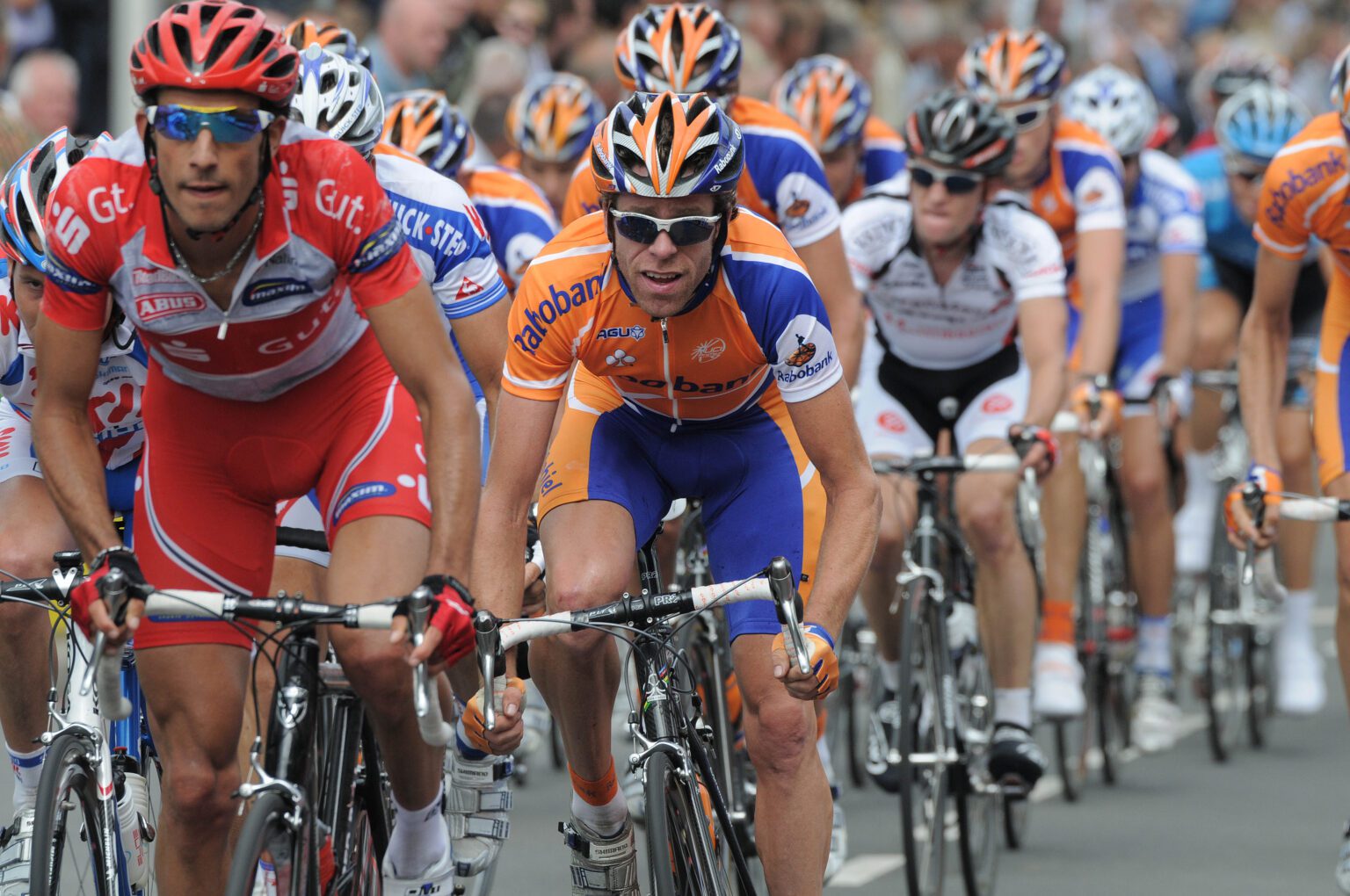 29-06-2008 WIELRENNEN:NK OP DE WEG:OOTMARSUM

Bram Tankink in het peloton.

Foto:Peter Stevens
